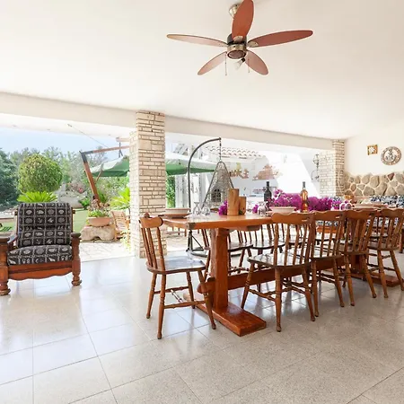 Erika With Private Garden - Happy Villa Lecce